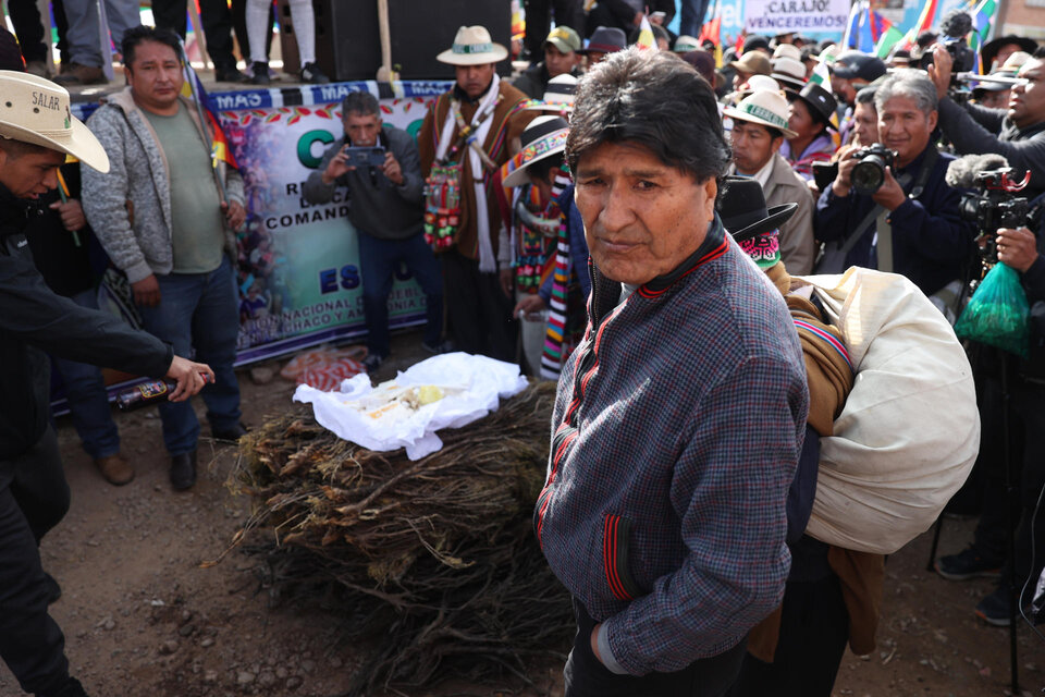 BOLIVIA: SE AGRAVA EL CONFLICTO ENTRE LOS PARTIDARIOS DE EVO Y LOS PARTIDARIOS DEL PRESIDENTE ARCE