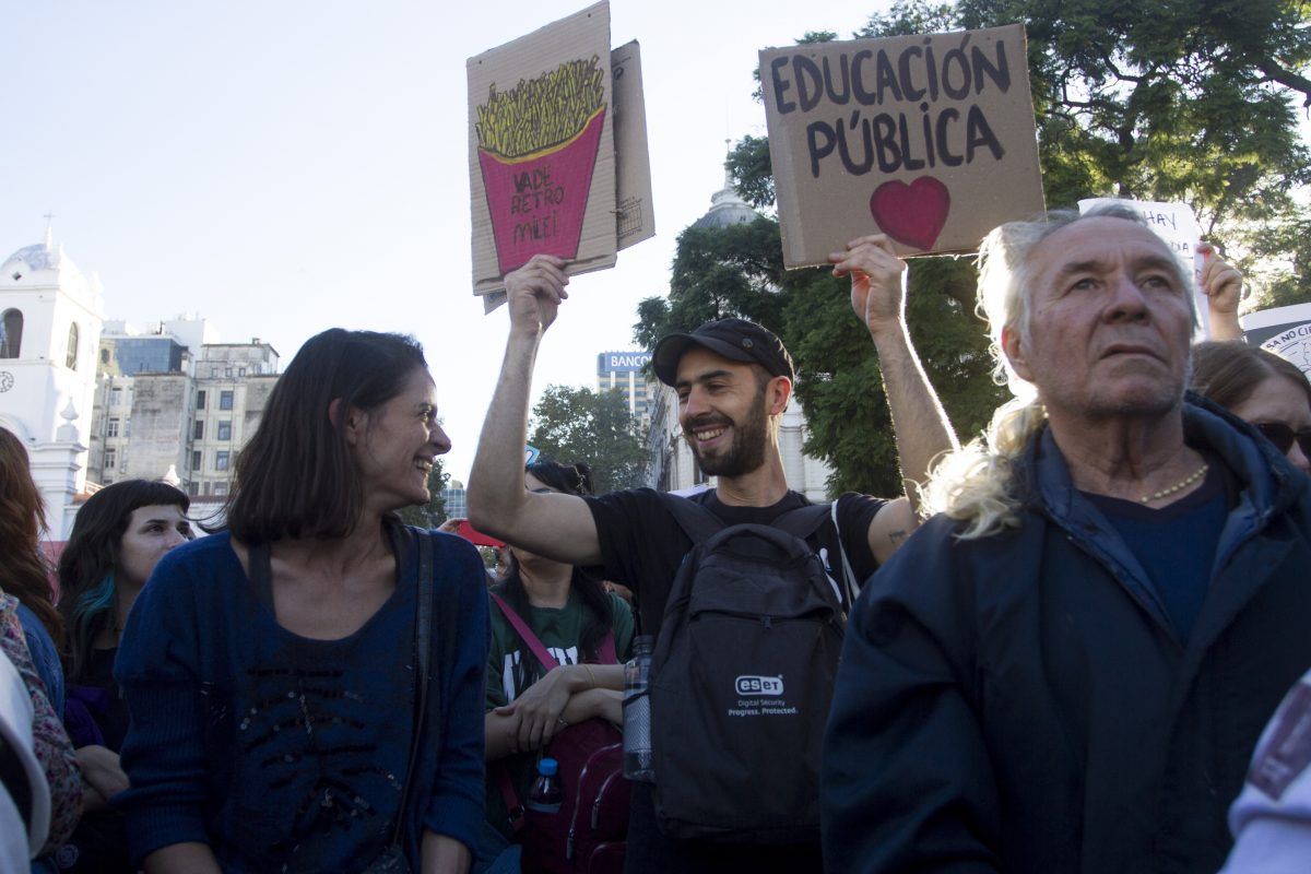 LA SOCIEDAD ARGENTINA RECHAZA LOS RECORTES EN  EDUCACIÓN, SALUD, CIENCIA Y TECNOLOGÍA