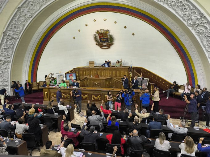 VENEZUELA: LA ASAMBLEA NACIONAL SE PRONUNCIA CONTRA ACCIONES COERCITIVAS DE EEUU HACIA EL PAÍS