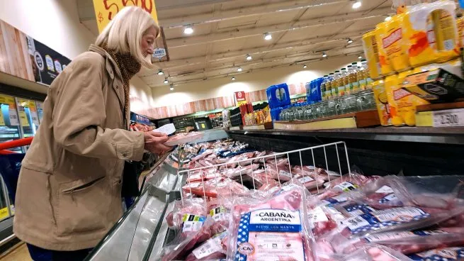 CONSUMO DE CARNE EN ARGENTINA EN CAÍDA: LOS ARGENTINOS REDUCEN 4,2 KG ANUALES