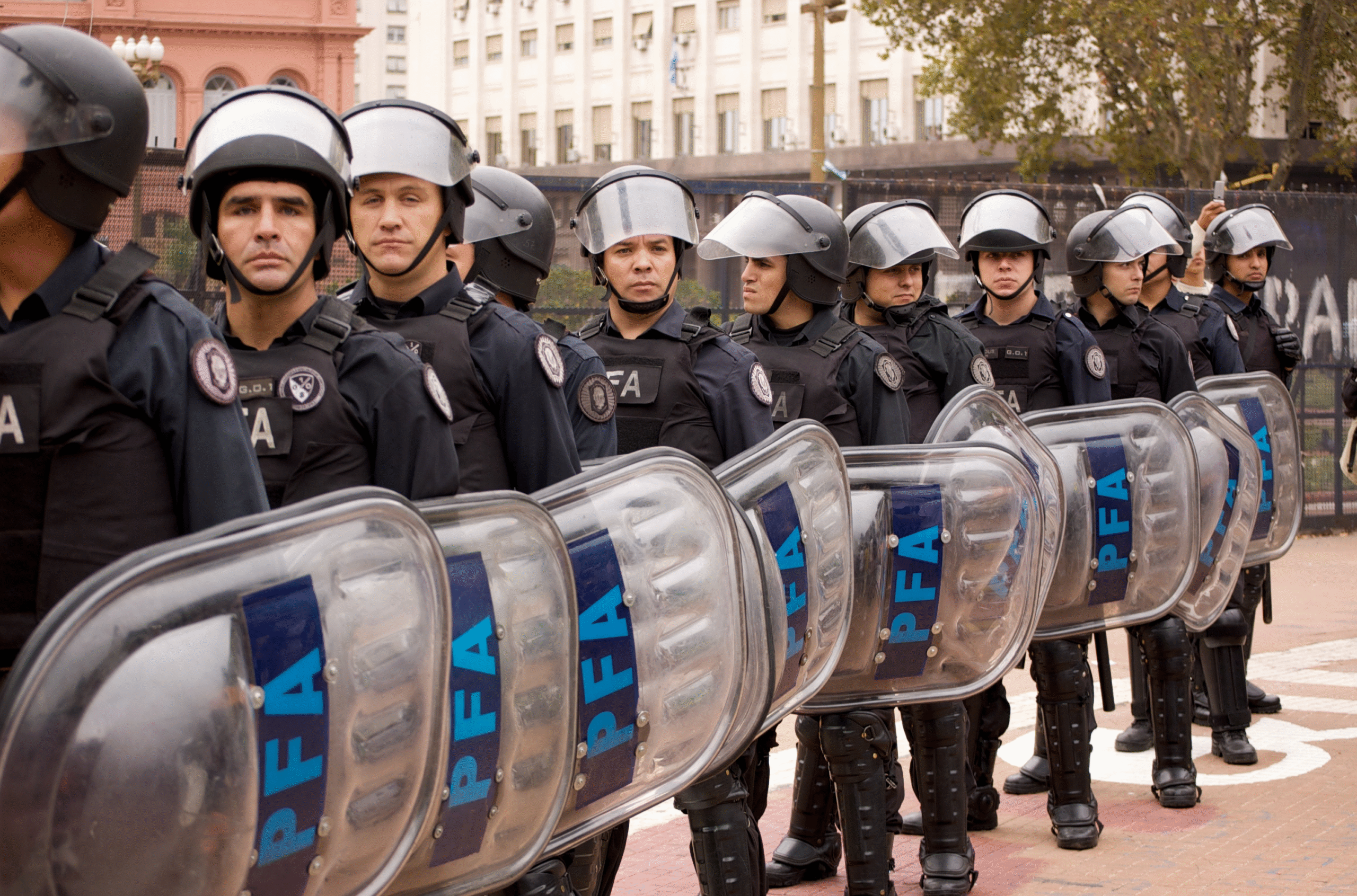 A HORAS DE LA MOVILIZACIÓN POR CRISTINA KIRCHNER, EL GOBIERNO HABILITA LAS REQUISAS Y DETENCIONES SIN ORDEN JUDICIAL