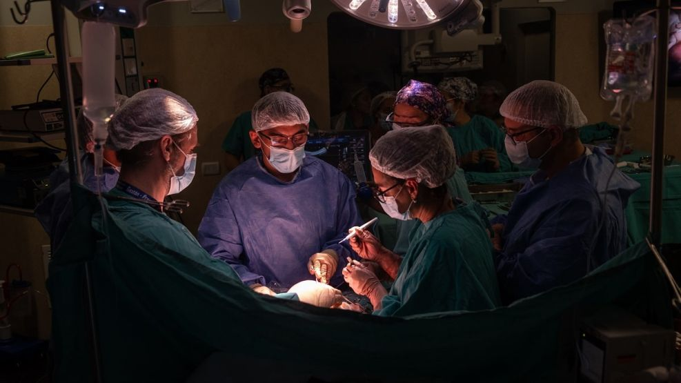 HITO HISTÓRICO EN EL GARRAHAN: NACIÓ LA PRIMERA BEBÉ OPERADA DENTRO DEL ÚTERO EN UN HOSPITAL PÚBLICO