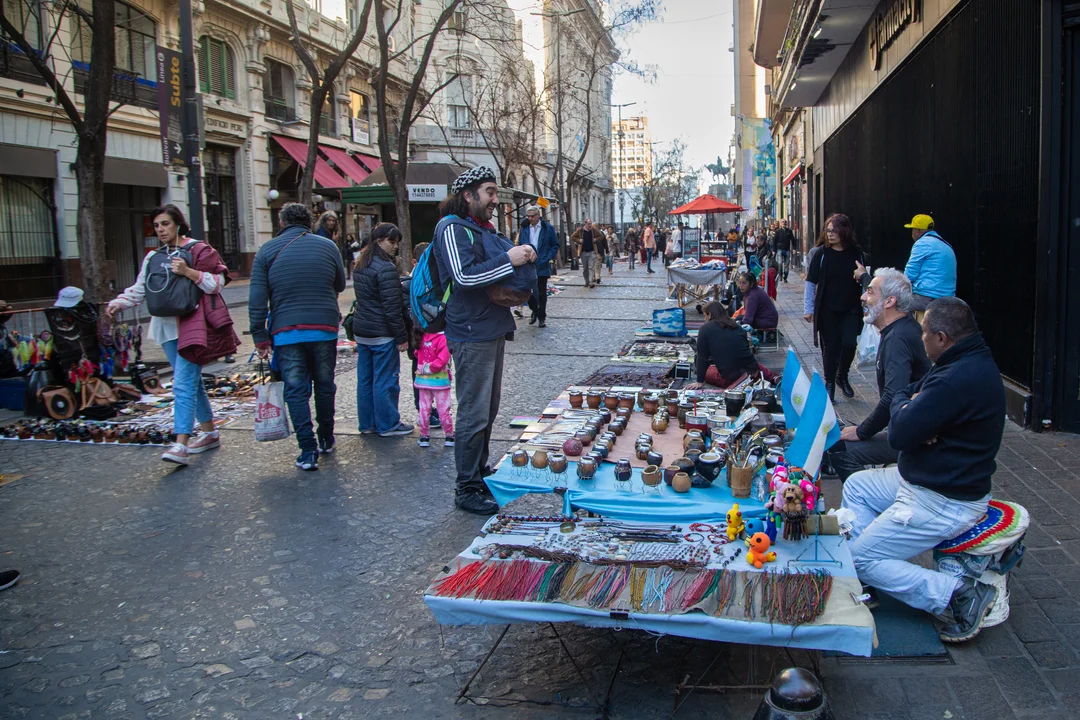 LA BRECHA SALARIAL SE AGRANDA: LOS RICOS CADA VEZ MÁS RICOS Y LOS VULNERABLES SON MÁS POBRES EN ARGENTINA