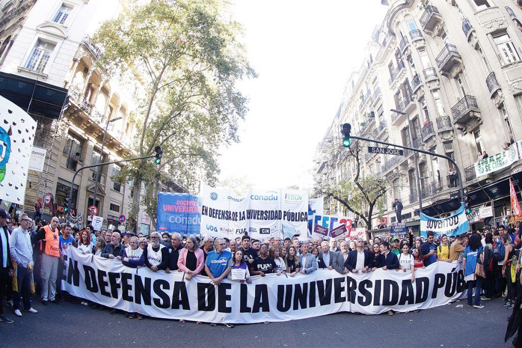 RECORTES DE MILEI A LA EDUCACIÓN: EL PRESUPUESTO CAE UN 48% RESPECTO A 2023
