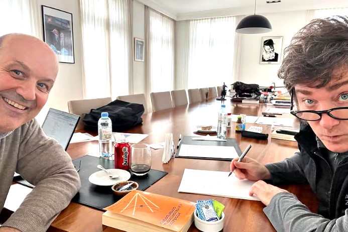STURZENEGGER CUESTIONÓ A LA ANMAT EN PLENA CRISIS POR EL FENTANILO