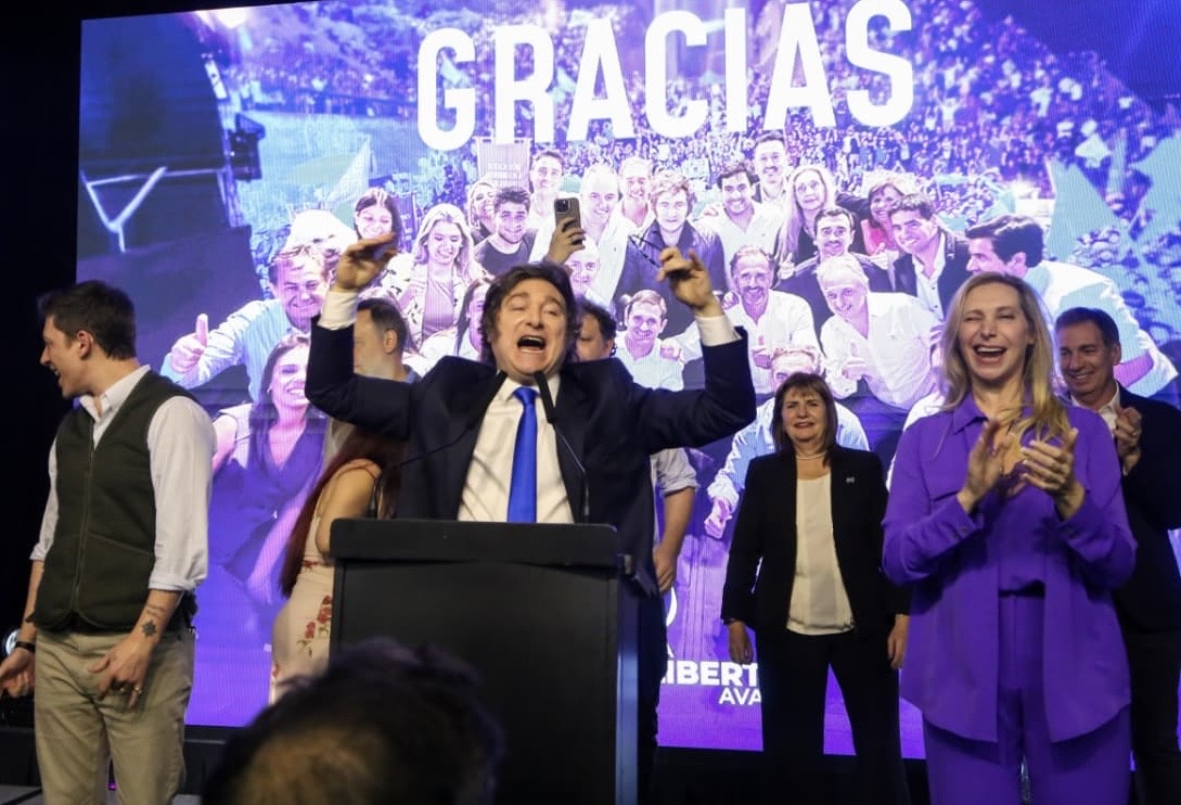 MILEI REVIRTIÓ LA DERROTA EN BUENOS AIRES Y CONSOLIDÓ UN TRIUNFO NACIONAL CON MÁS DEL 40% DE LOS VOTOS
