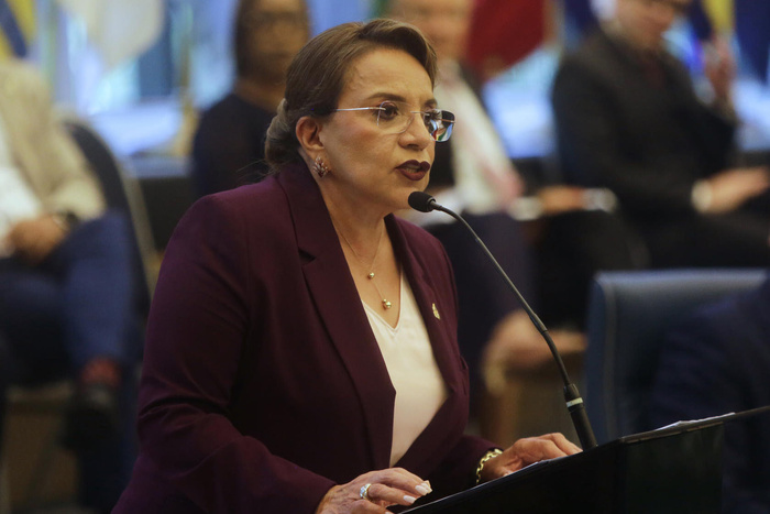 HONDURAS: XIOMARA CASTRO DENUNCIÓ UNA CONSPIRACIÓN PARA UN "GOLPE ELECTORAL"