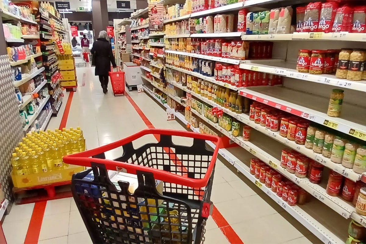 SE DESPLOMÓ EL CONSUMO EN ENERO: LAS VENTAS EN AUTOSERVICIOS DEL AMBA CAYERON HASTA 18,6%