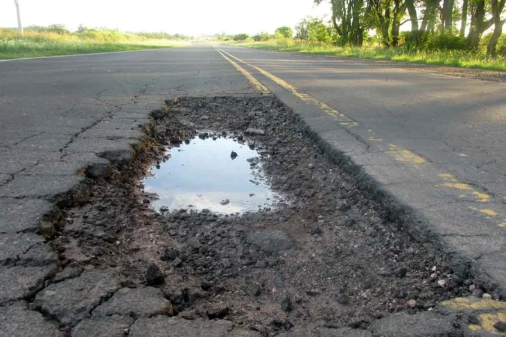 DENUNCIAN QUE EL GOBIERNO AVANZA EN EL DESMANTELAMIENTO DE VIALIDAD MIENTRAS IMPULSA CONCESIONES DE RUTAS