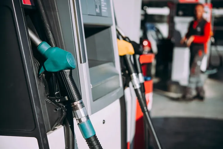 LA GUERRA EN MEDIO ORIENTE DISPARA LOS COMBUSTIBLES Y PROFUNDIZA LA PRESIÓN INFLACIONARIA GLOBAL