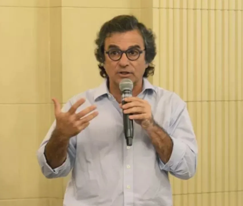 RENUNCIÓ EL FUNCIONARIO LIBERTARIO DE ECONOMÍA QUE OMITIÓ 7 PROPIEDADES EN SU DECLARACIÓN JURADA