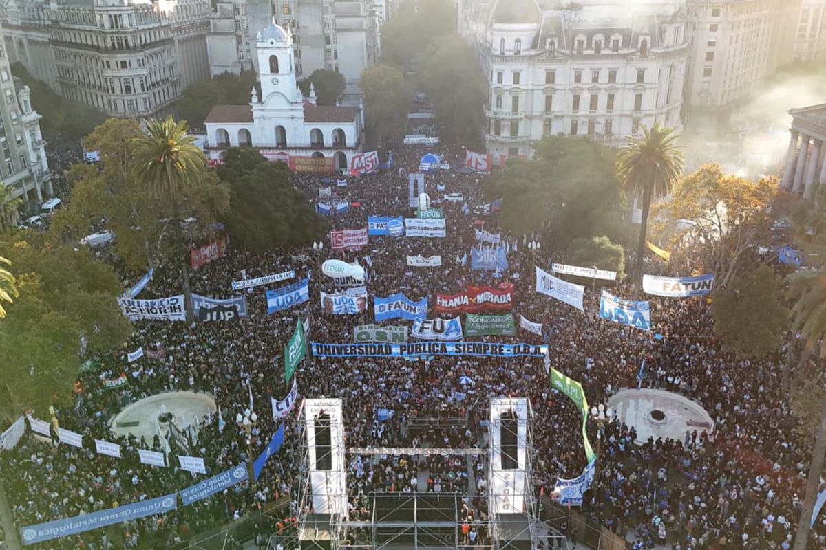 MARCHA UNIVERSITARIA: RECTORES, DOCENTES Y ESTUDIANTES LE EXIGIERON A LA CORTE QUE HAGA CUMPLIR LA LEY DE FINANCIAMIENTO