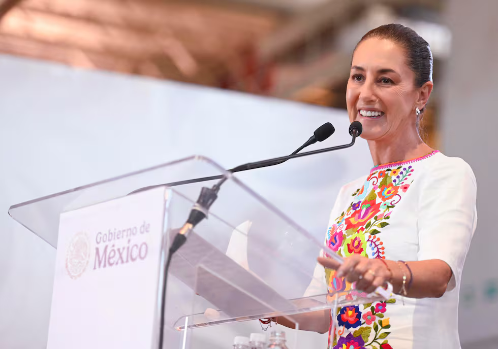 SHEINBAUM CARGÓ CONTRA DÍAZ AYUSO Y REIVINDICÓ “LA DIGNIDAD DEL PUEBLO DE MÉXICO”