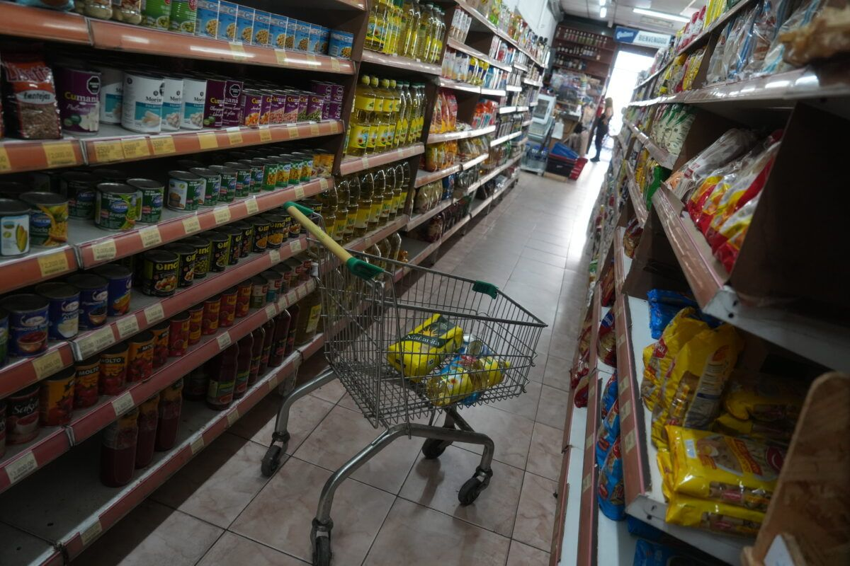 LAS VENTAS MINORISTAS CAYERON 3,2% EN ABRIL Y CUATRO DE CADA DIEZ PYMES DICEN QUE SU SITUACIÓN EMPEORÓ