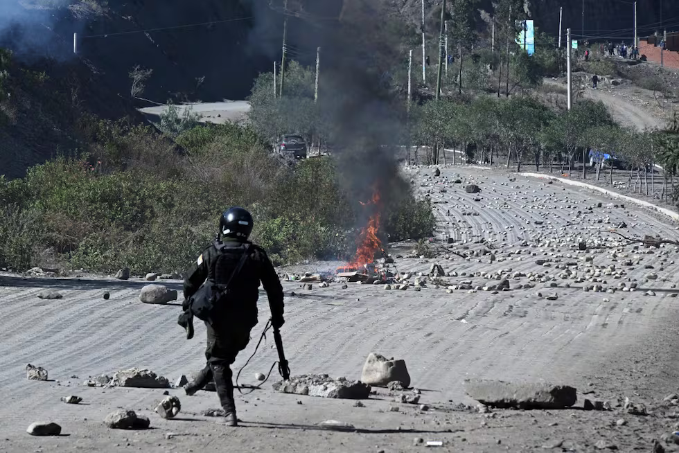 BLOQUEOS Y PEDIDOS DE RENUNCIA: CRECE LA CRISIS POLÍTICA EN BOLIVIA
