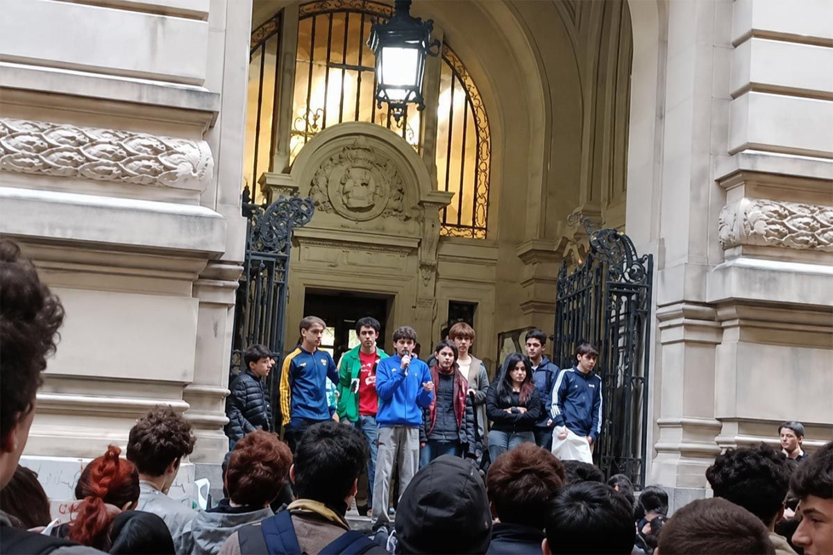LA FALTA DE FONDOS PARA LAS UNIVERSIDADES YA DERIVÓ EN TOMAS DEL NACIONAL BUENOS AIRES Y EL PELLEGRINI