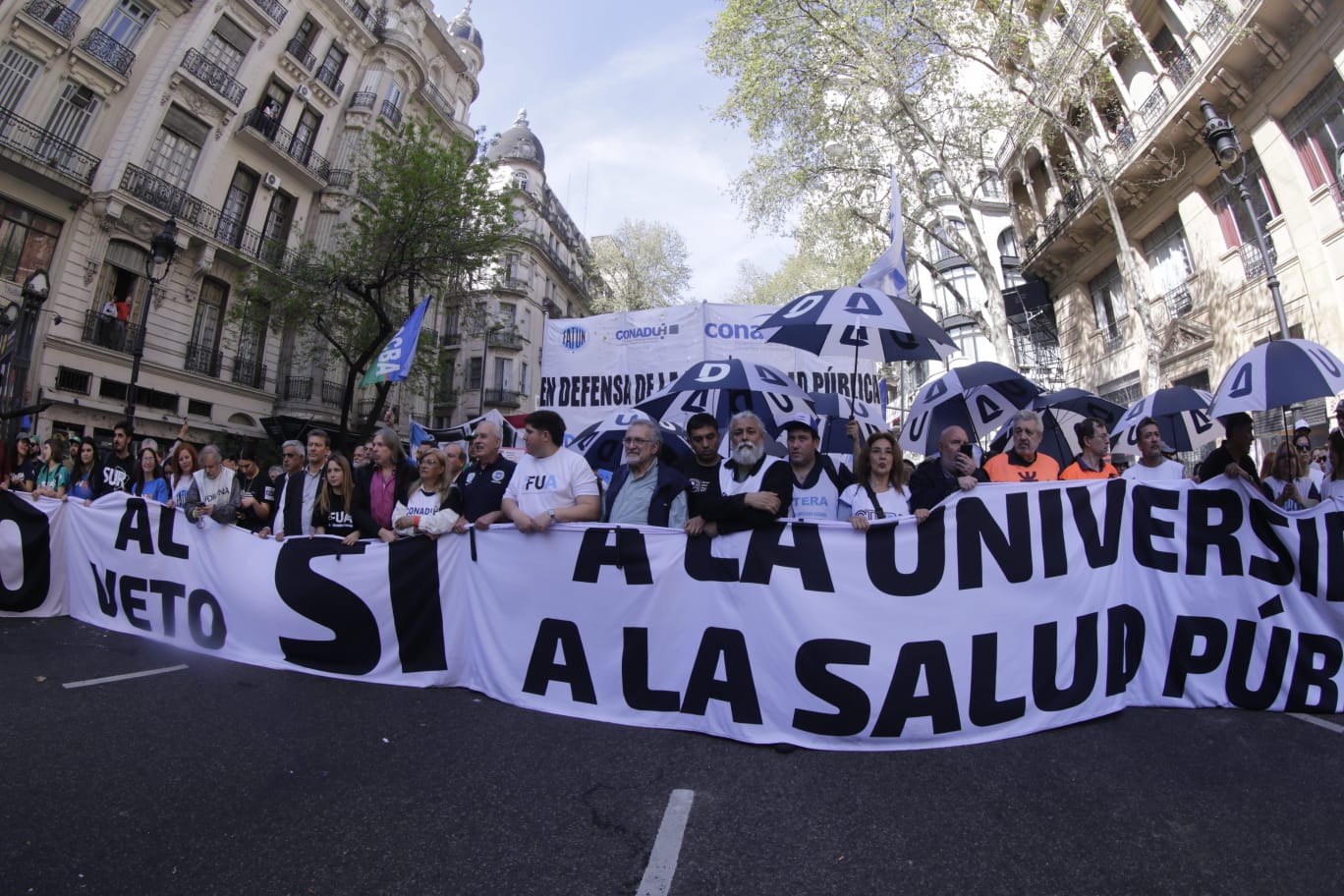 LA UNIVERSIDAD VUELVE A LAS CALLES Y PREPARA UNA MARCHA MASIVA CONTRA EL AJUSTE DE MILEI