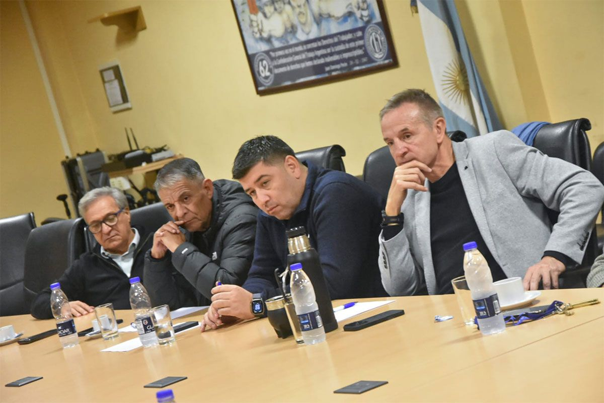 LA CÚPULA DE LA CGT VOLVIÓ A POSTERGAR EL PARO GENERAL Y GANA TIEMPO FRENTE A LA REFORMA LABORAL