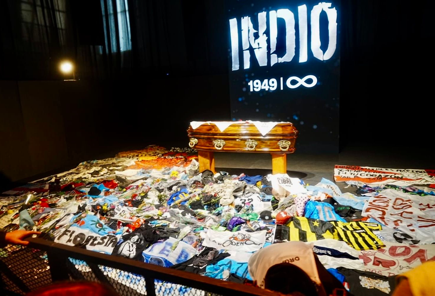 ADIÓS AL INDIO: FINALIZÓ LA DESPEDIDA MULTITUDINARIA EN AVELLANEDA