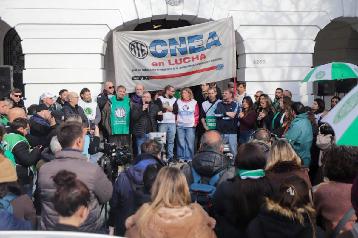 PARO Y CARAVANA EN LA CNEA POR CASI 100 DESPIDOS: ATE DENUNCIA EL "VACIAMIENTO" DEL ORGANISMO