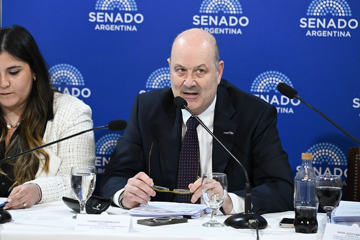 EL GOBIERNO PREPARA UNA "LEY BASES II" CON NUEVAS DESREGULACIONES EN DISTINTOS SECTORES