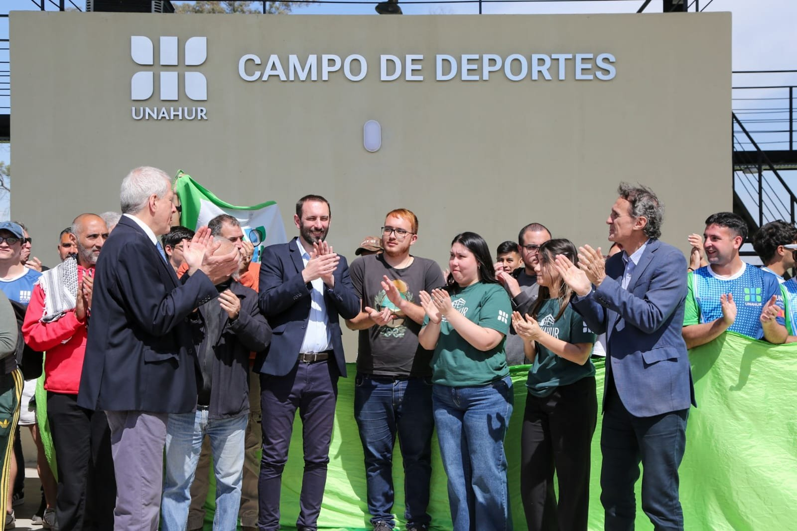 SELCI, KATOPODIS Y PERCZYK INAUGURARON EL NUEVO CAMPO DE DEPORTES DE LA UNAHUR