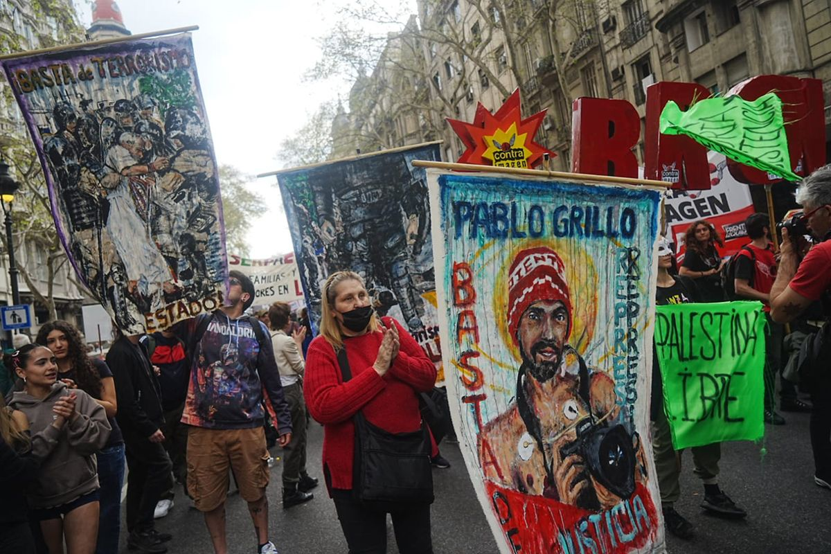 LA MARCHA DE LA BRONCA RECLAMÓ UN PARO NACIONAL Y APUNTÓ CONTRA EL AJUSTE DE MILEI