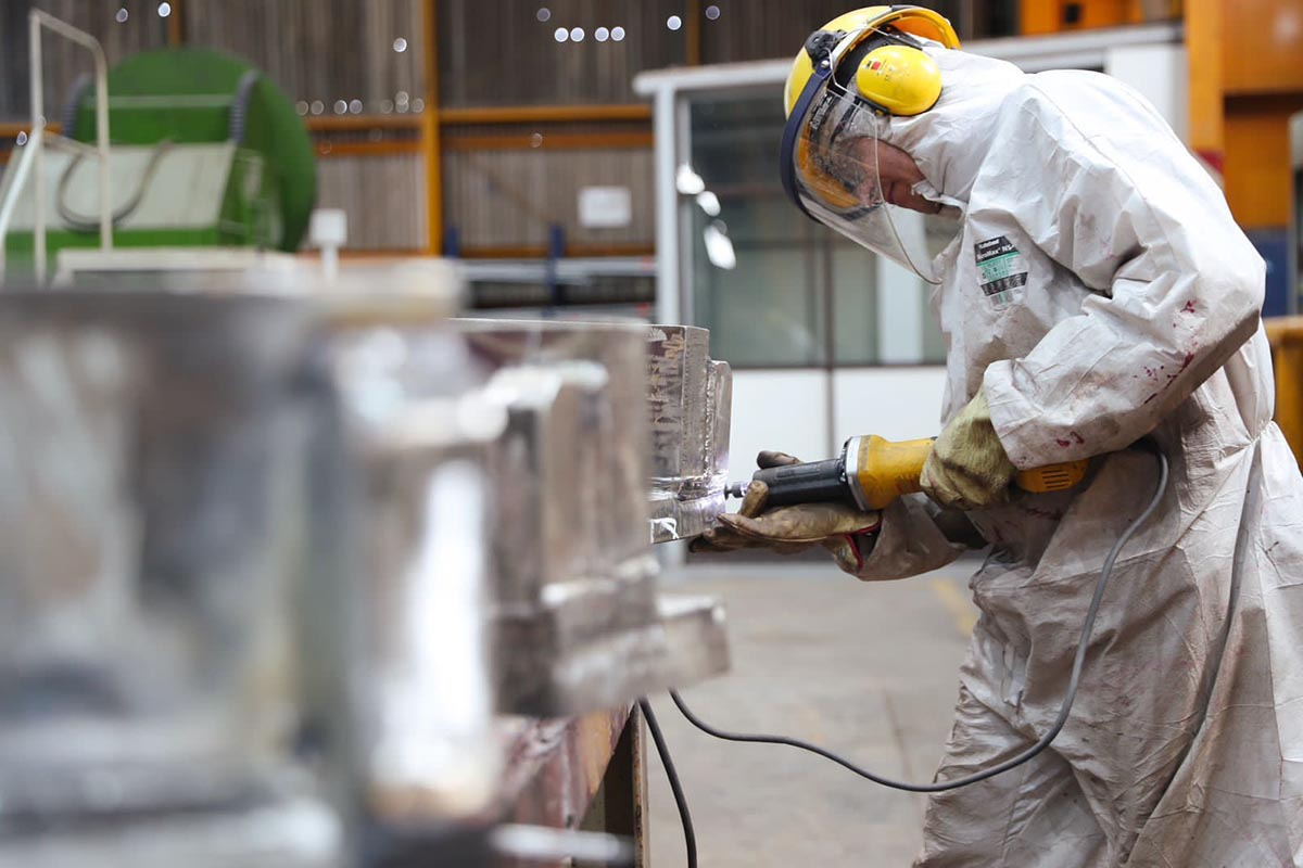 LA INDUSTRIA Y LA CONSTRUCCIÓN RETROCEDIERON CON FUERZA EN JULIO