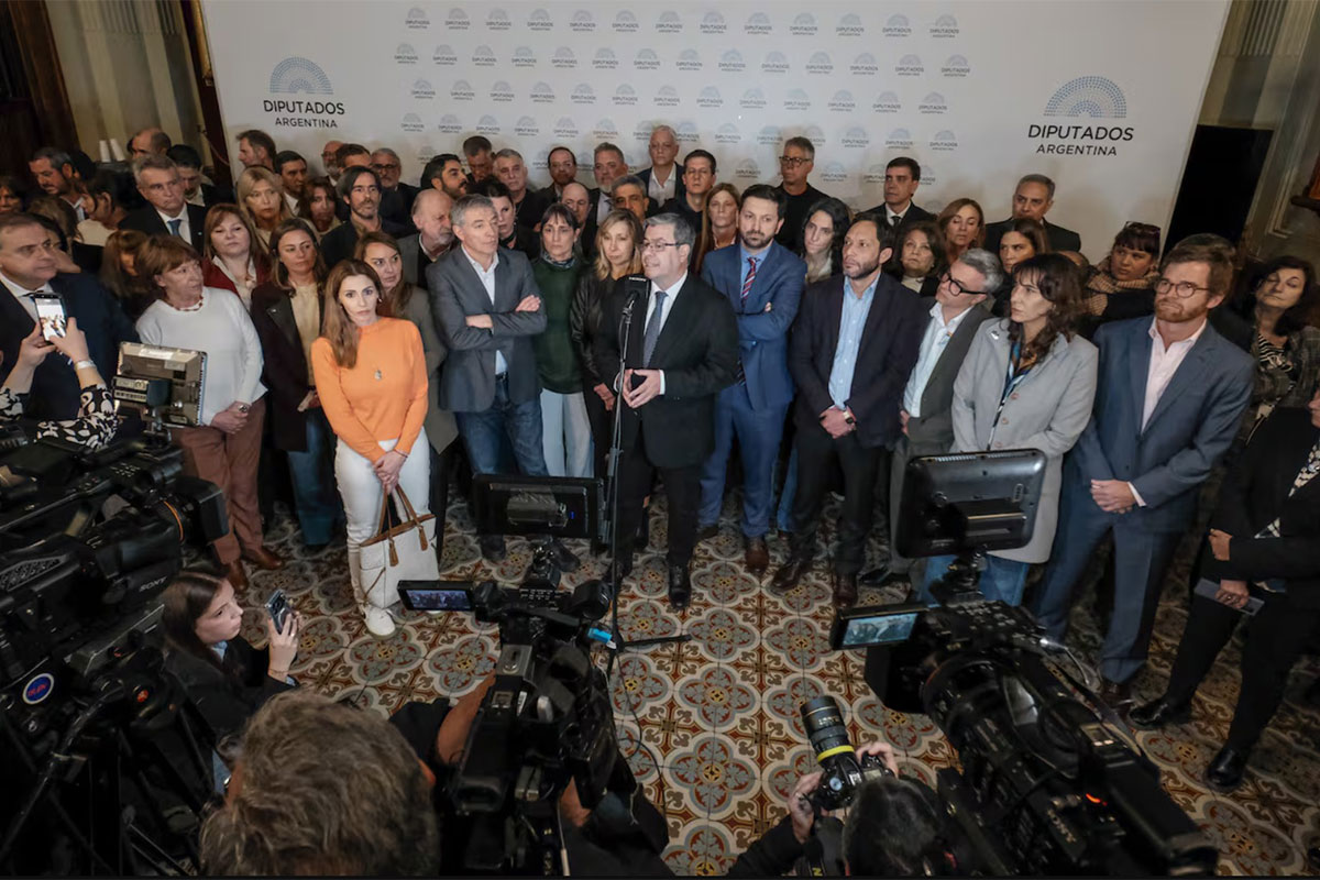 DUPITADOS: LA OPOSICIÓN LOGRÓ SOSTENER LA SESIÓN Y BUSCA AVANZAR CON ENDEUDAMIENTO Y DISCAPACIDAD