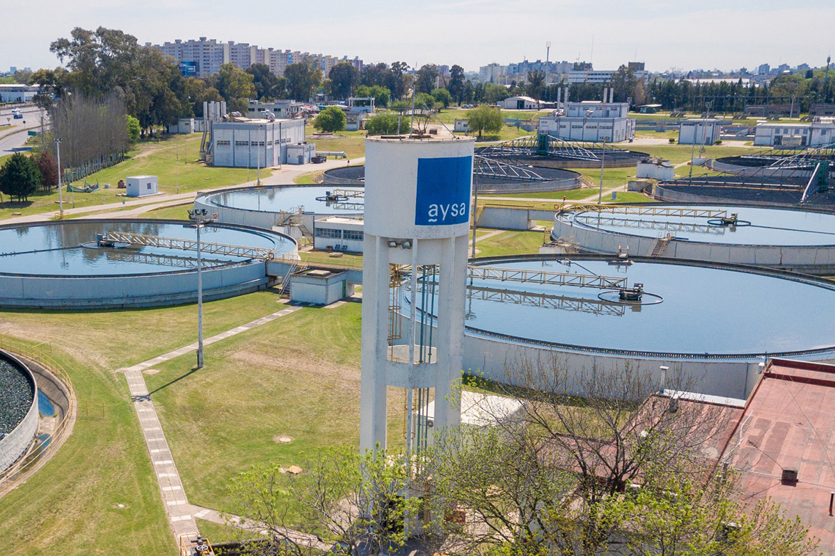 MILEI REMATA AYSA: EMPRESARIO CERCANO AL GOBIERNO SE QUEDA CON EL 90% DE LA EMPRESA
