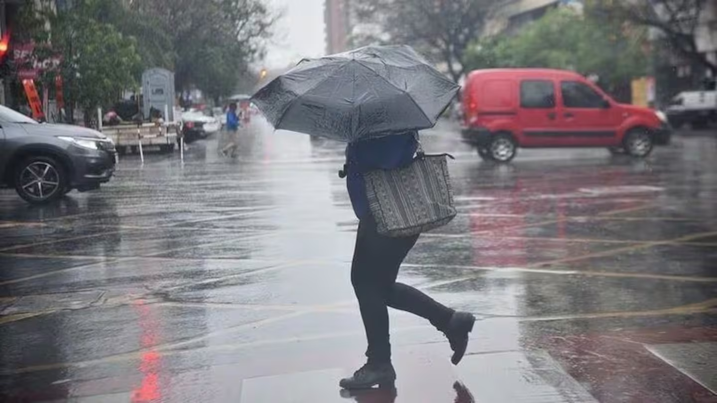 ALERTA NARANJA POR TORMENTAS FUERTES EN EL AMBA: SE ESPERAN HASTA 80 MILÍMETROS DE LLUVIA